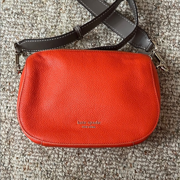 kate spade Handbags - Kate Spade Vibrant Orange Crossbody Bag